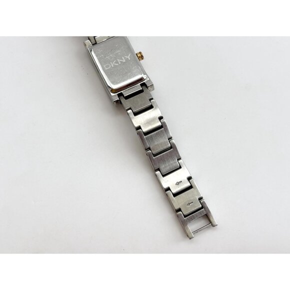 DKNY Dual Toned 250701 NY-3604 5ATM Vintage Women's Wristwatch - 17.5mm - WORKS! - Picture 5 of 13